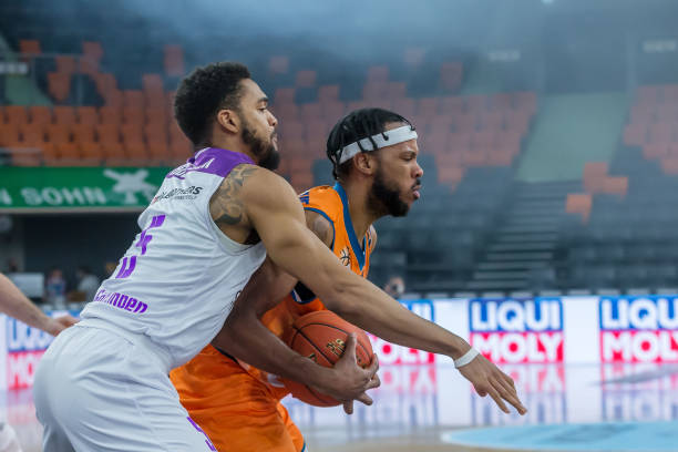 作为年轻球 作为年轻球